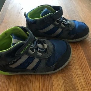 Merrell Baresteps little kids size 9.5 wide.